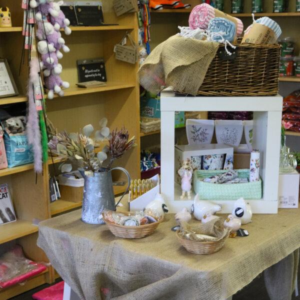 Gift Shop & Pet Supplies