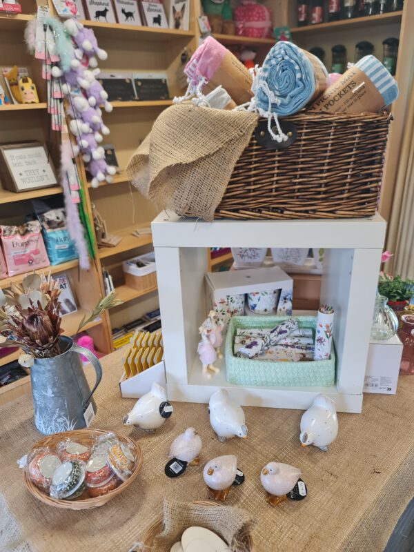 Gift Shop & Pet Supplies