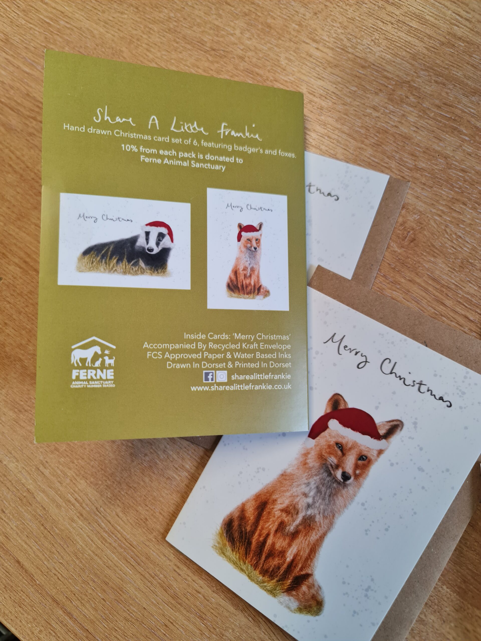Greetings Card Set of 6 Christmas cards featuring 3 festive badgers and 3 festive foxes - Image 3