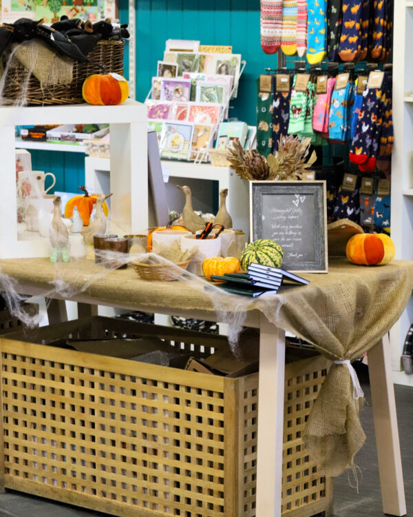 Gift Shop & Pet Supplies