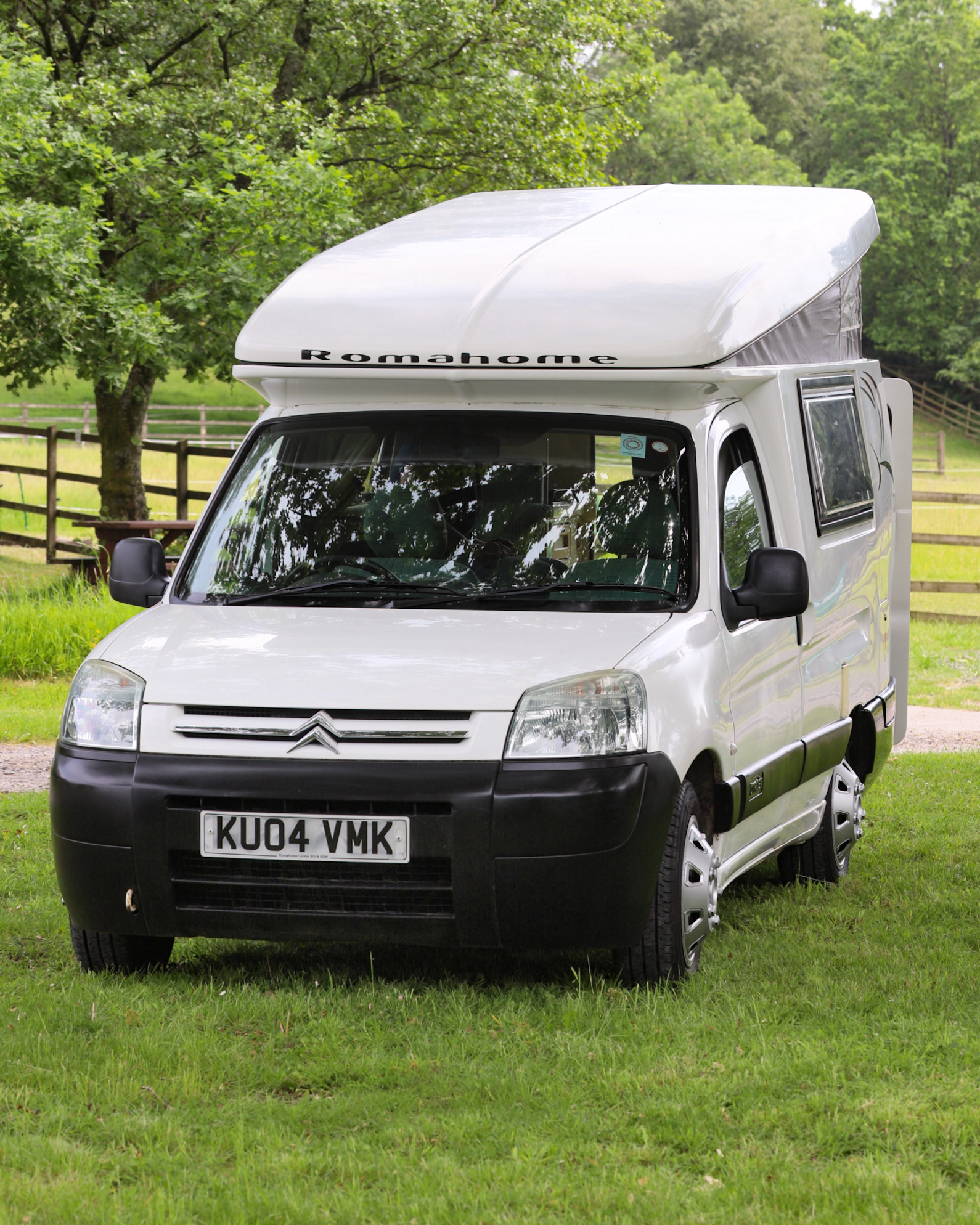 Bid on a beautiful 2004 Citroën Berlingo Romahome camper and help animals in need